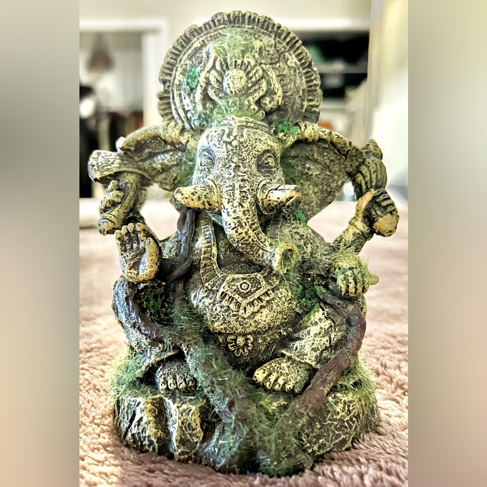 Zen Hindu worship elephant! Handmade from a stone-plastic. Perfect home accent!